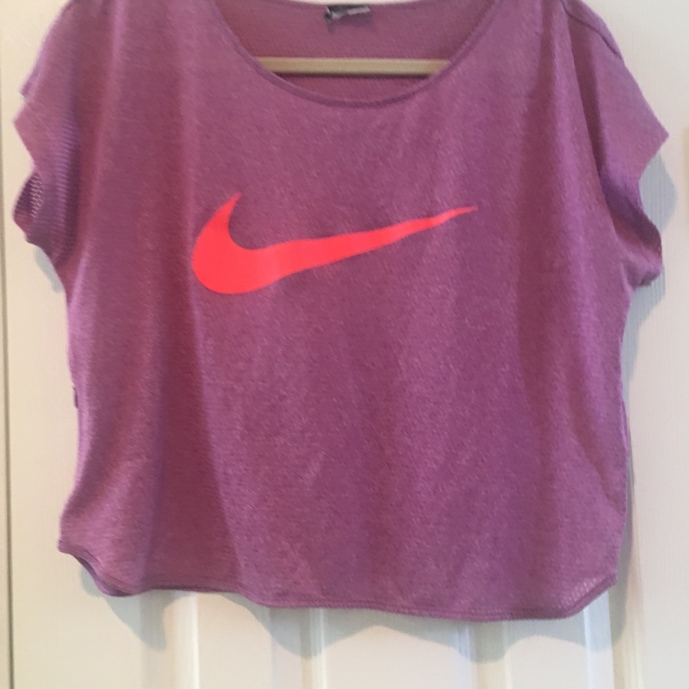 Nike dri-fit top